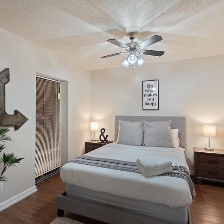 Studio In The Heart Of Memphis Apartment Exterior photo