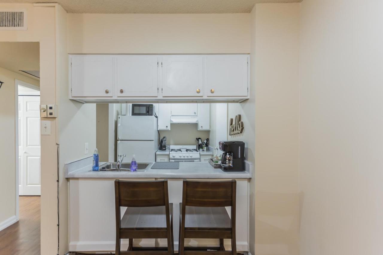 Studio In The Heart Of Memphis Apartment Exterior photo