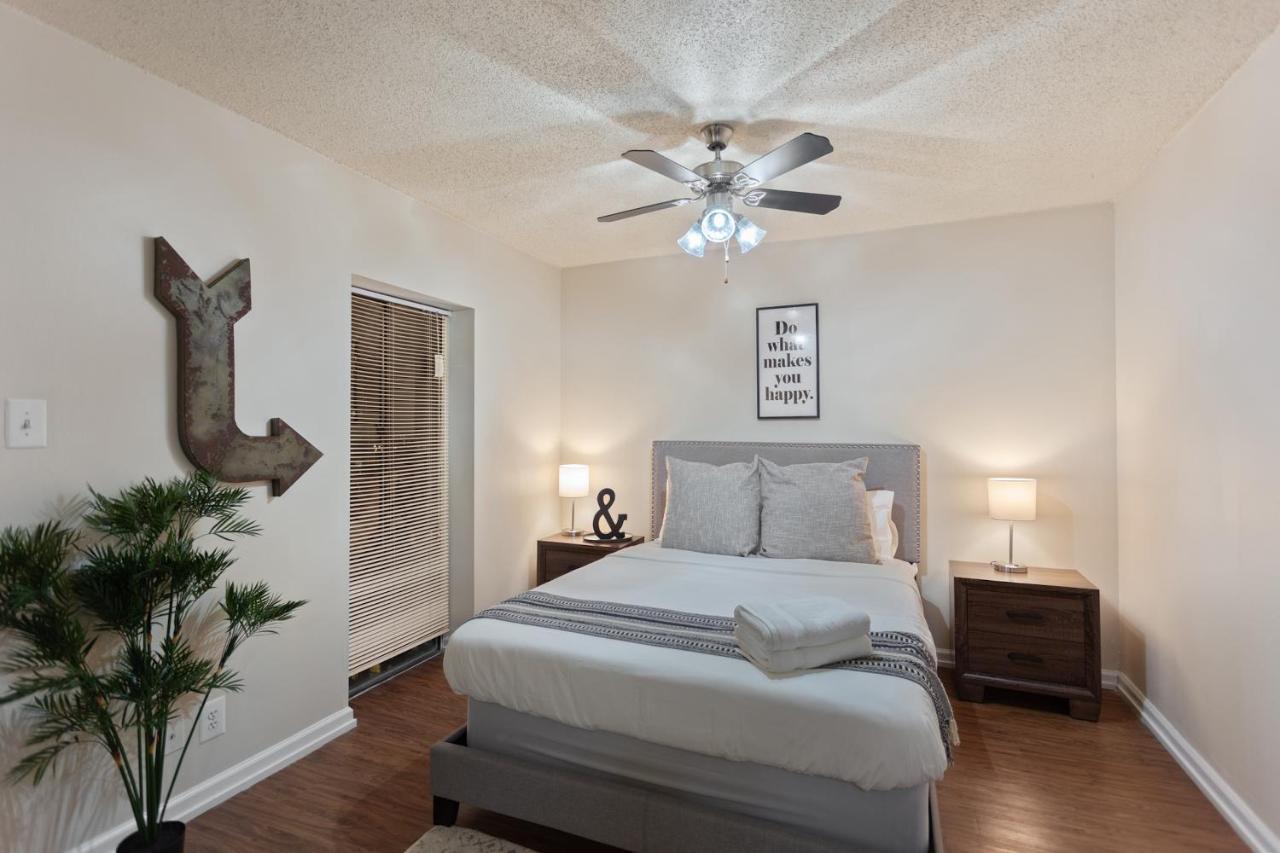 Studio In The Heart Of Memphis Apartment Exterior photo
