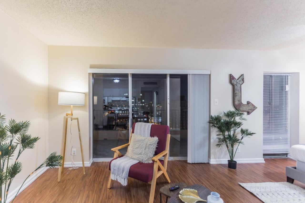 Studio In The Heart Of Memphis Apartment Exterior photo