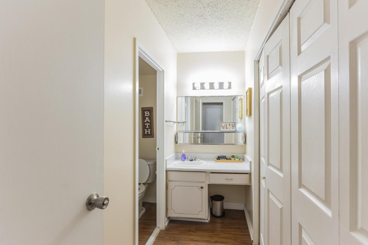 Studio In The Heart Of Memphis Apartment Exterior photo